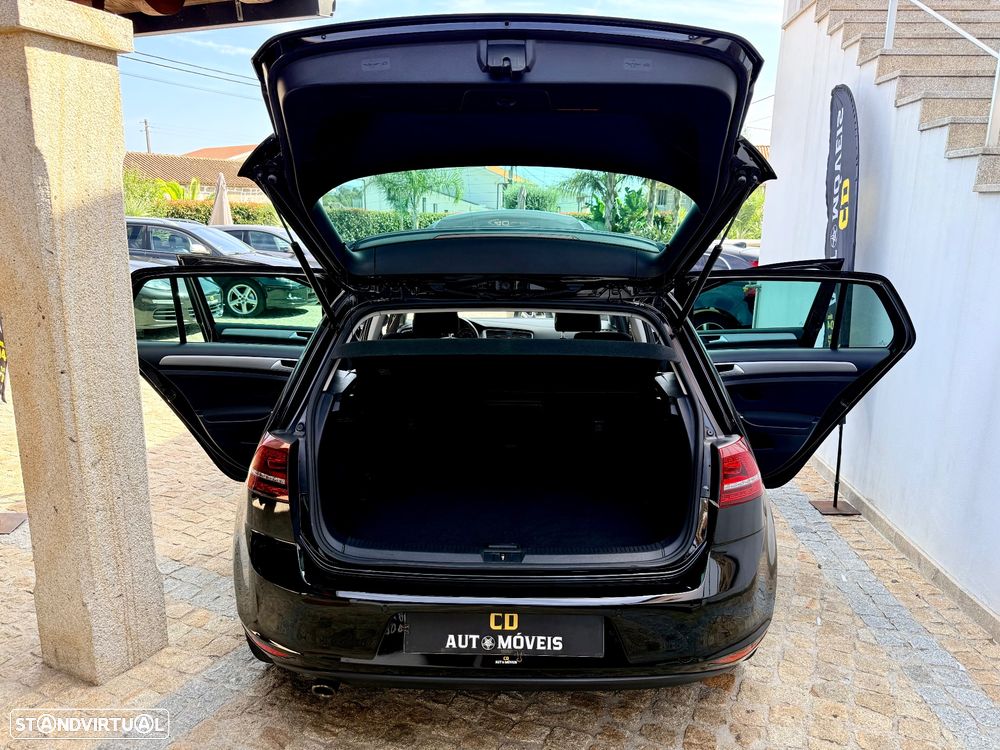 VW Golf - 38