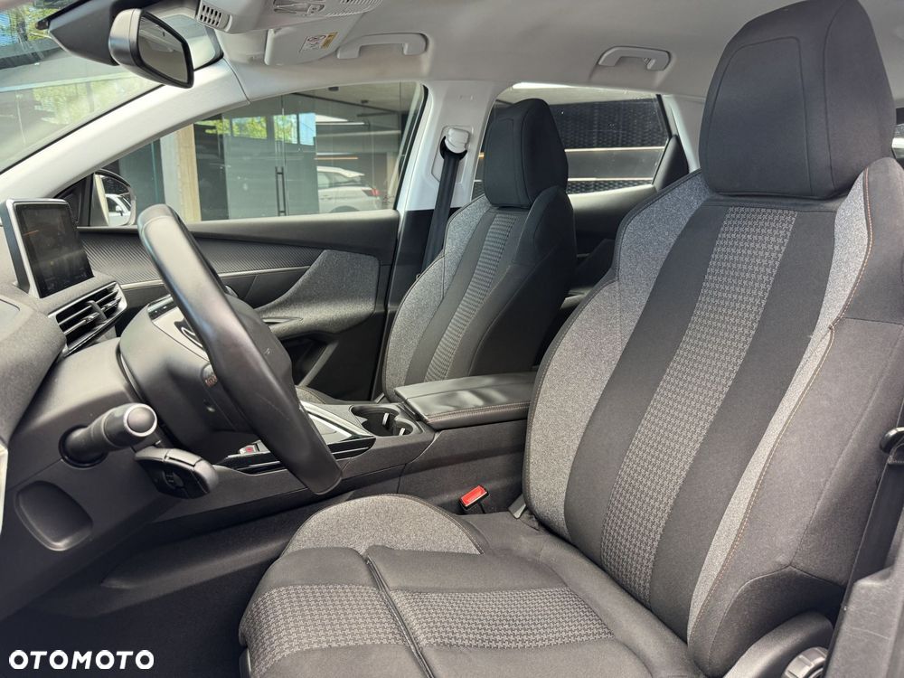 Peugeot 3008 1.2 PureTech Active - 12