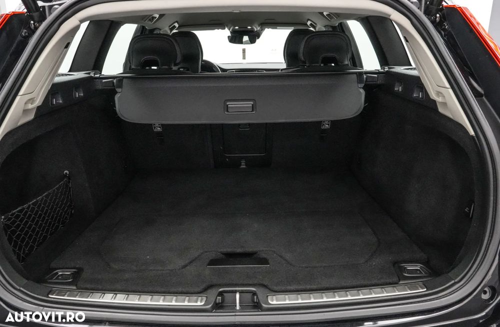 Volvo V60 B3 MHEV AT Core - 24