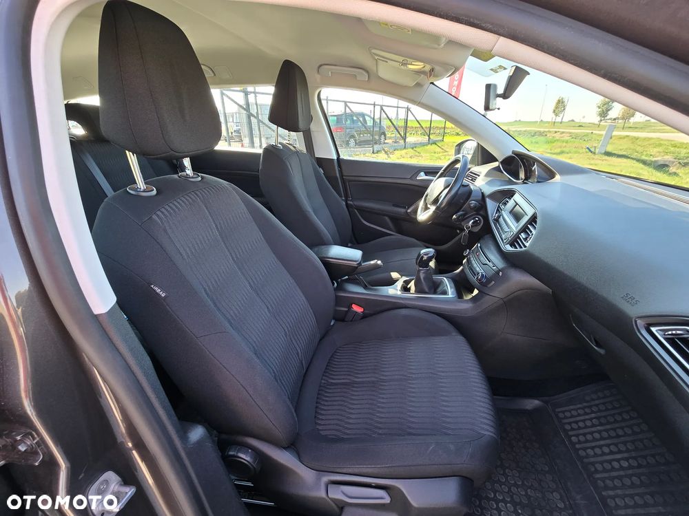 Peugeot 308 1.6 HDi Access - 26