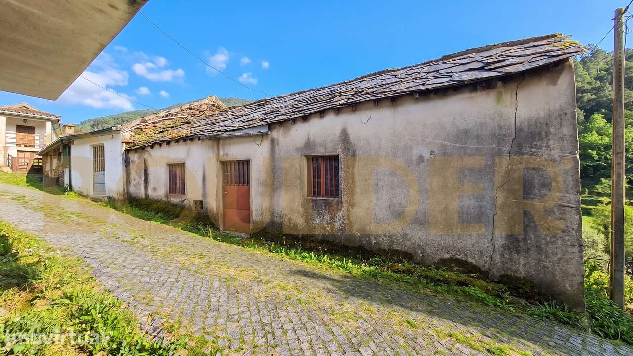 Moradia para restauro em Vilar de Ferreiros - Grande imagem: 3/6