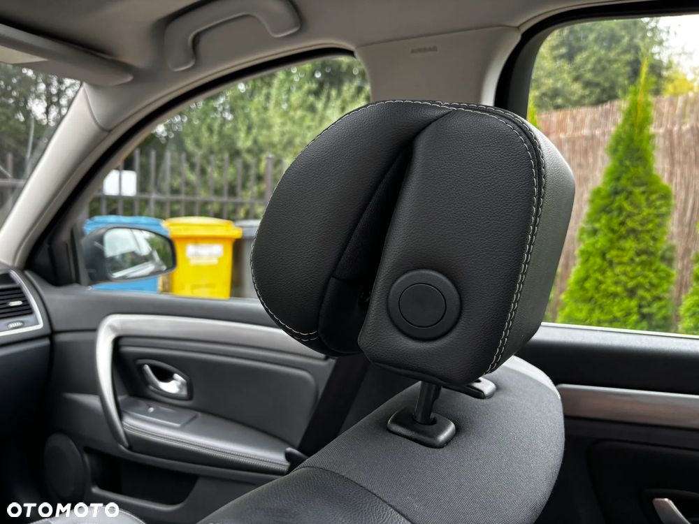 Renault Laguna 2.0 dCi FAP GT - 17