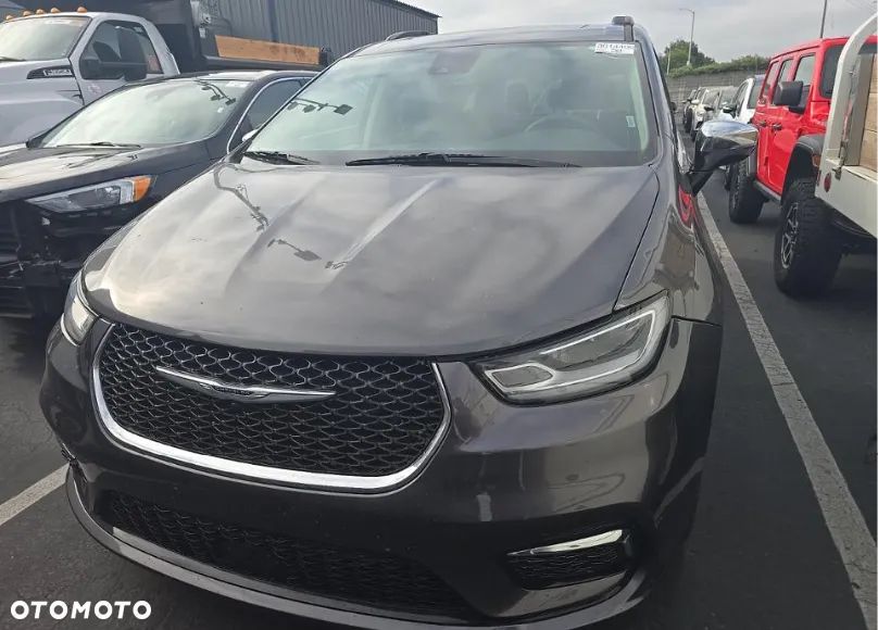 Chrysler Pacifica - 2