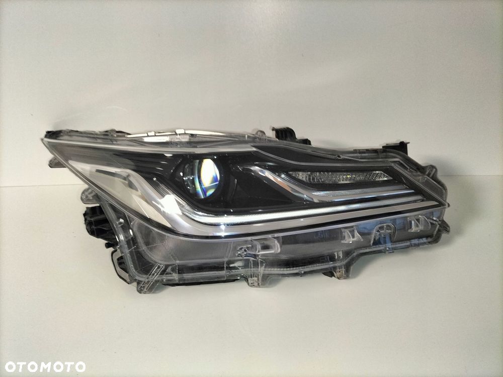 lampa przednia reflektor prawa toyota corolla e21 18- sedan full led - 1