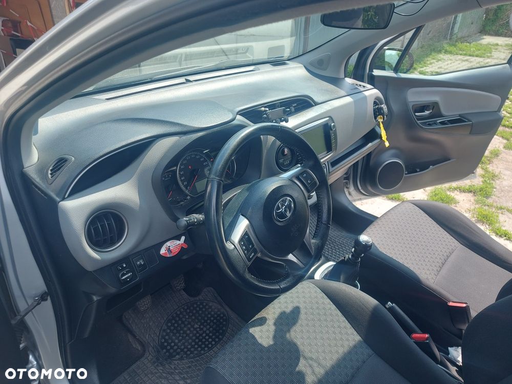 Toyota Yaris 1.33 Premium - 9