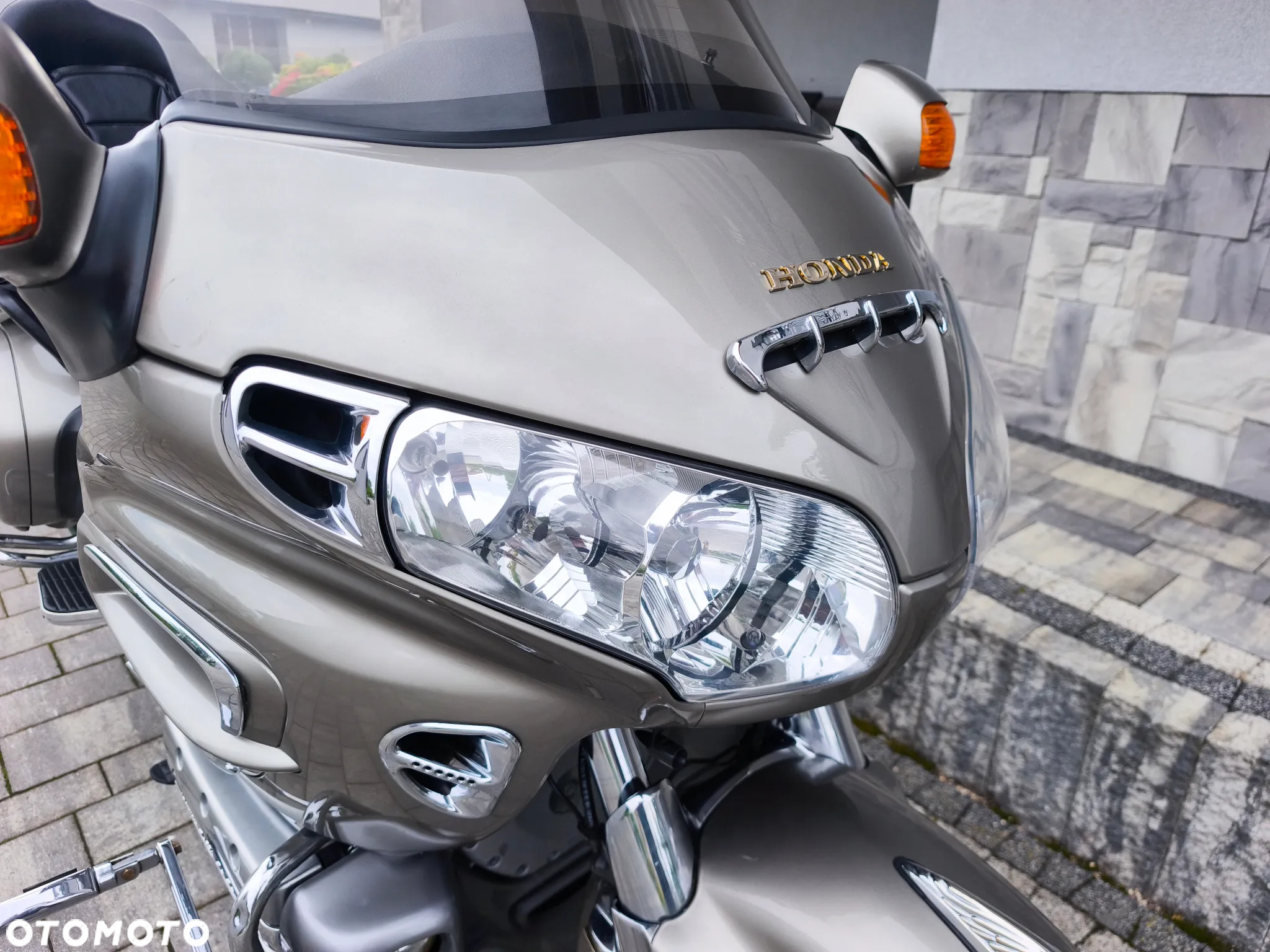 Honda GL - 16