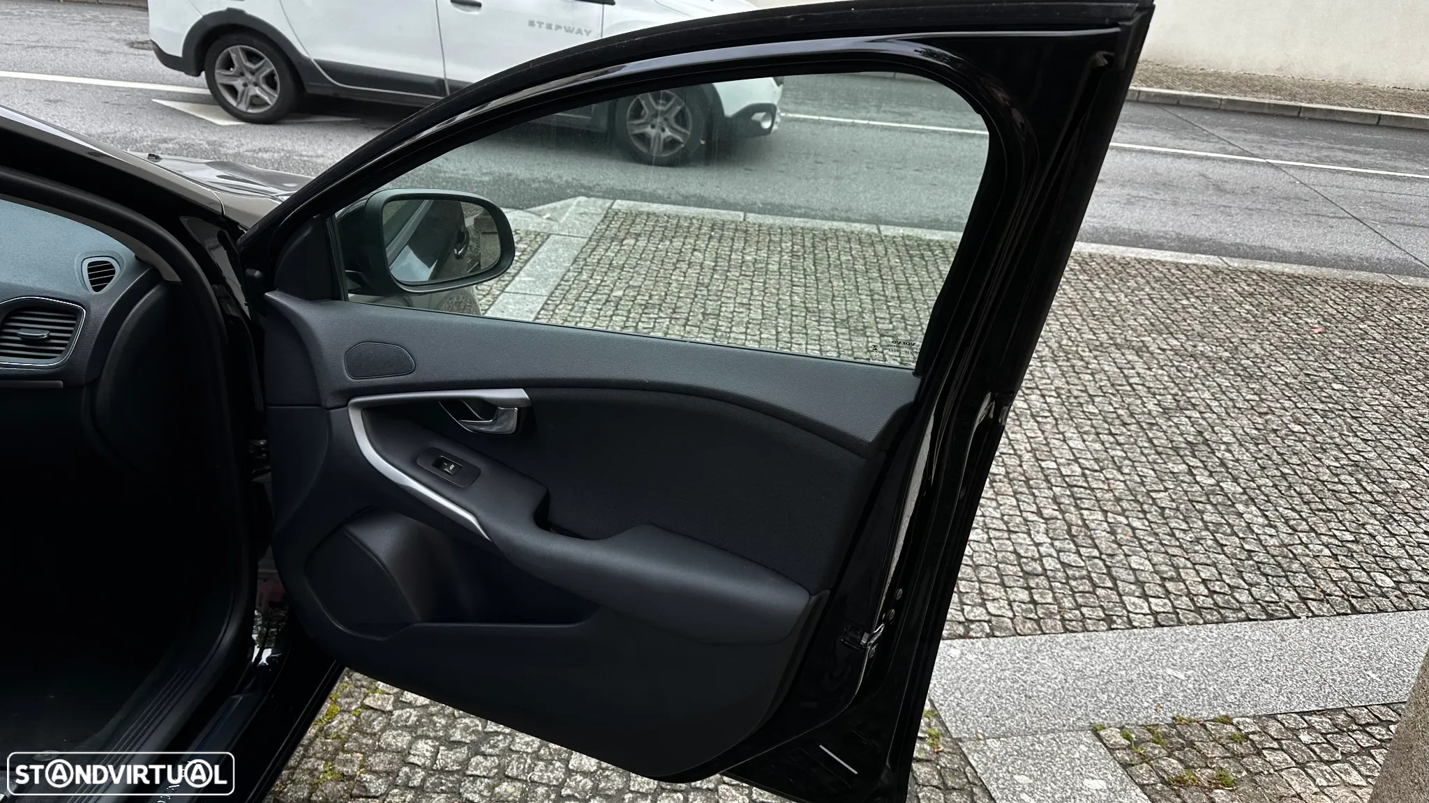 Volvo V40 2.0 D2 Momentum - 17