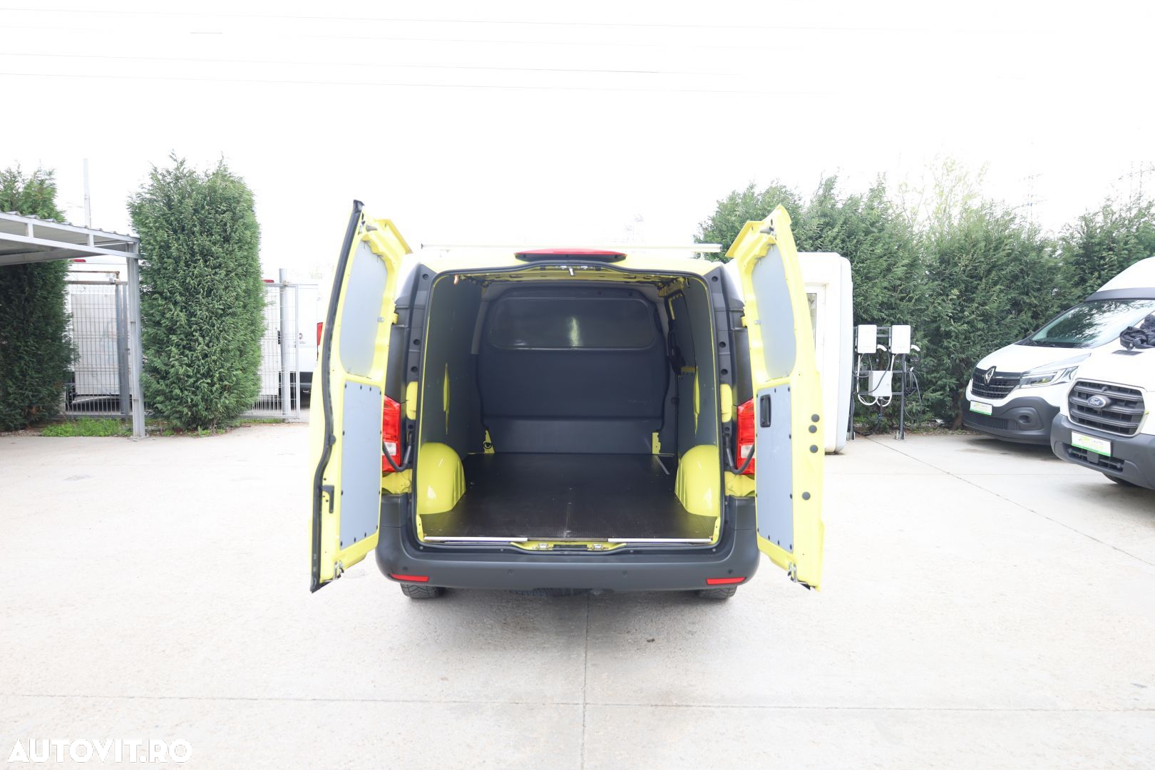 Mercedes-Benz Vito - 11