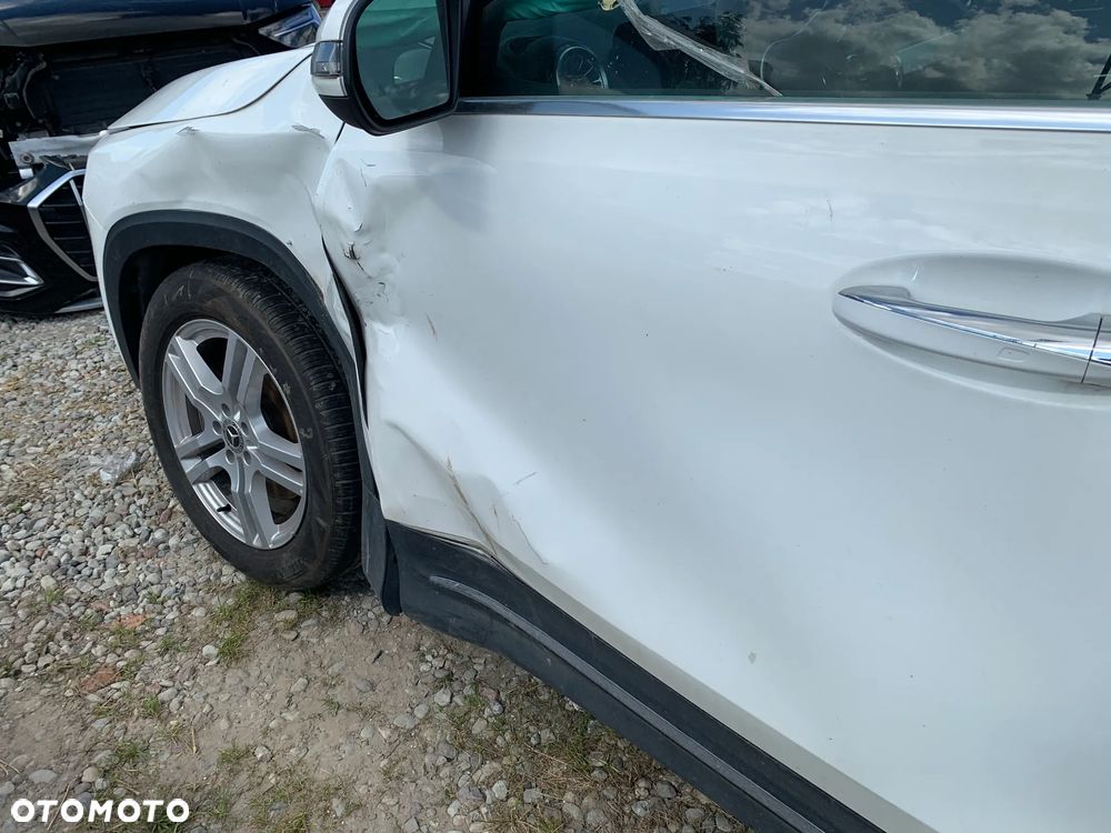 Mercedes-Benz GLB 250 4Matic 8G-DCT - 4