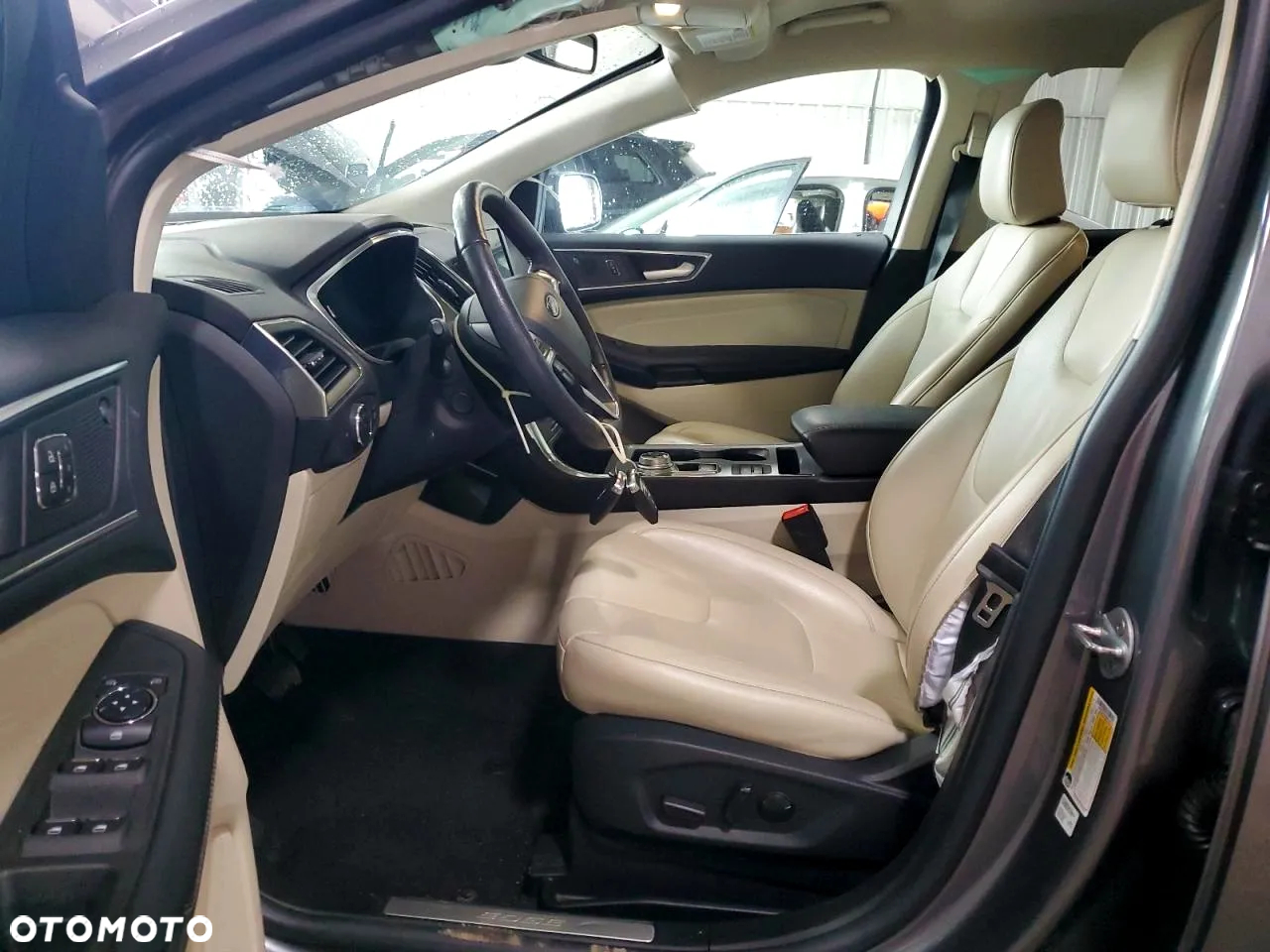Ford Edge - 8