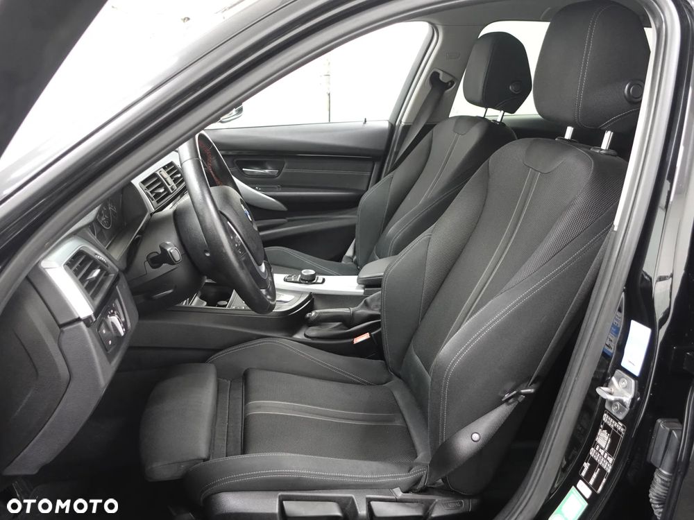 BMW Seria 3 325d Blue Performance Sport Line - 21
