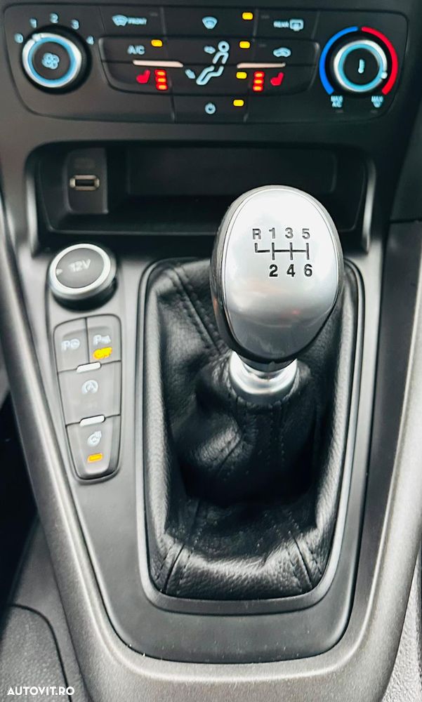 Ford Focus 1.5 EcoBoost Active Business - 24