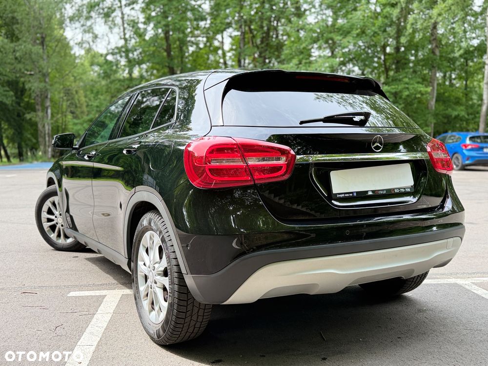 Mercedes-Benz GLA 200 7G-DCT Urban - 4