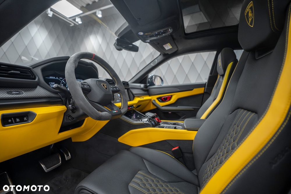 Lamborghini Urus - 16