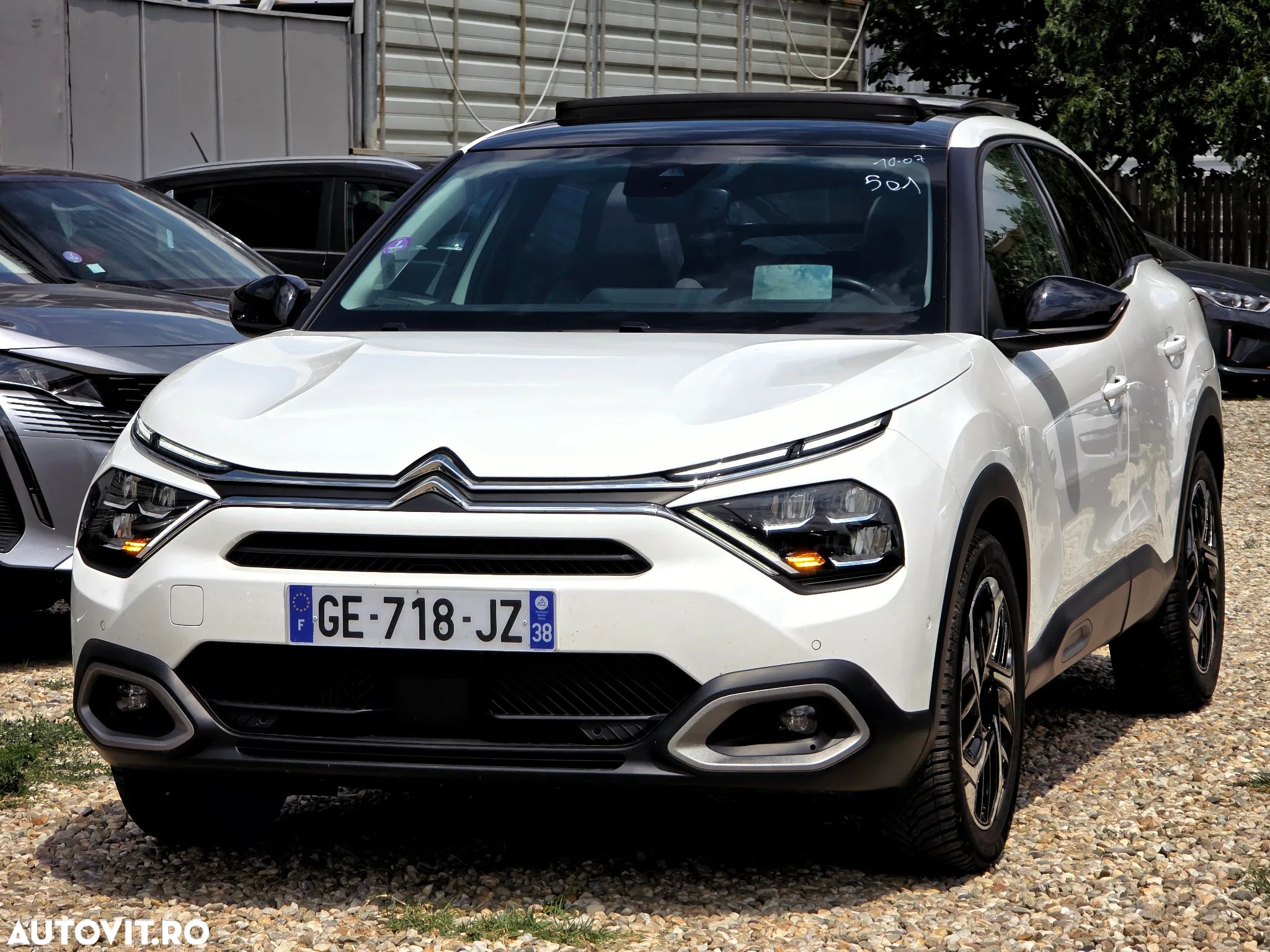 Citroën C4 1.2 PureTech 130 S&S EAT8 PLUS - 1
