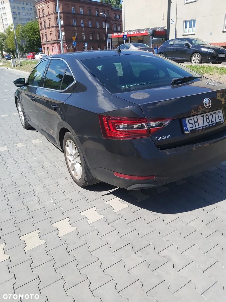 Skoda Superb 2.0 TDI 4x4 Ambition DSG - 2