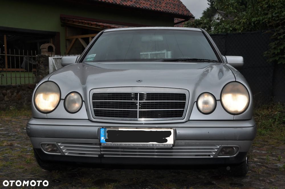 Mercedes-Benz Klasa E - 2