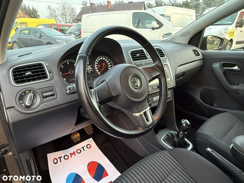 Volkswagen Polo - 8