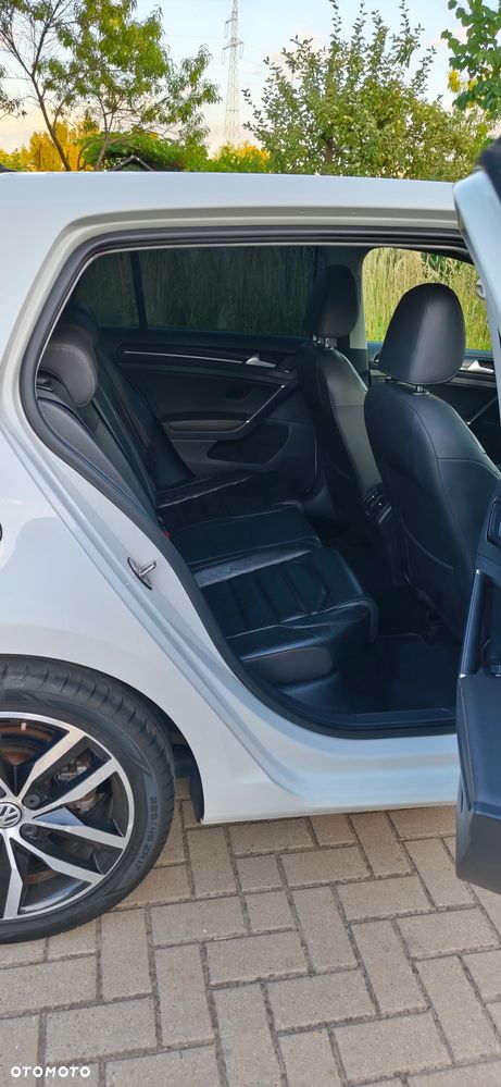 Volkswagen Golf - 11