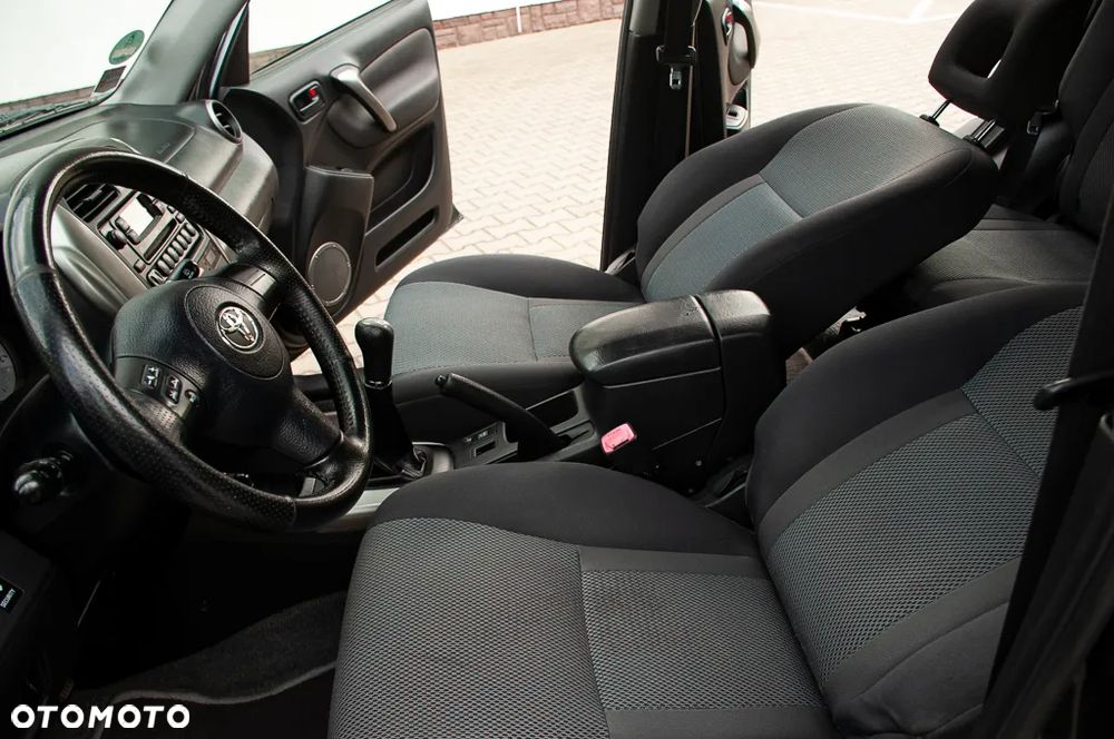 Toyota RAV4 2.0 VVT-i Sol - 26