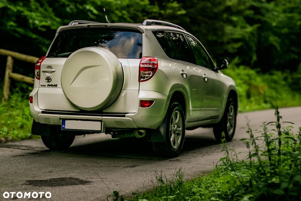 Toyota RAV4 - 6