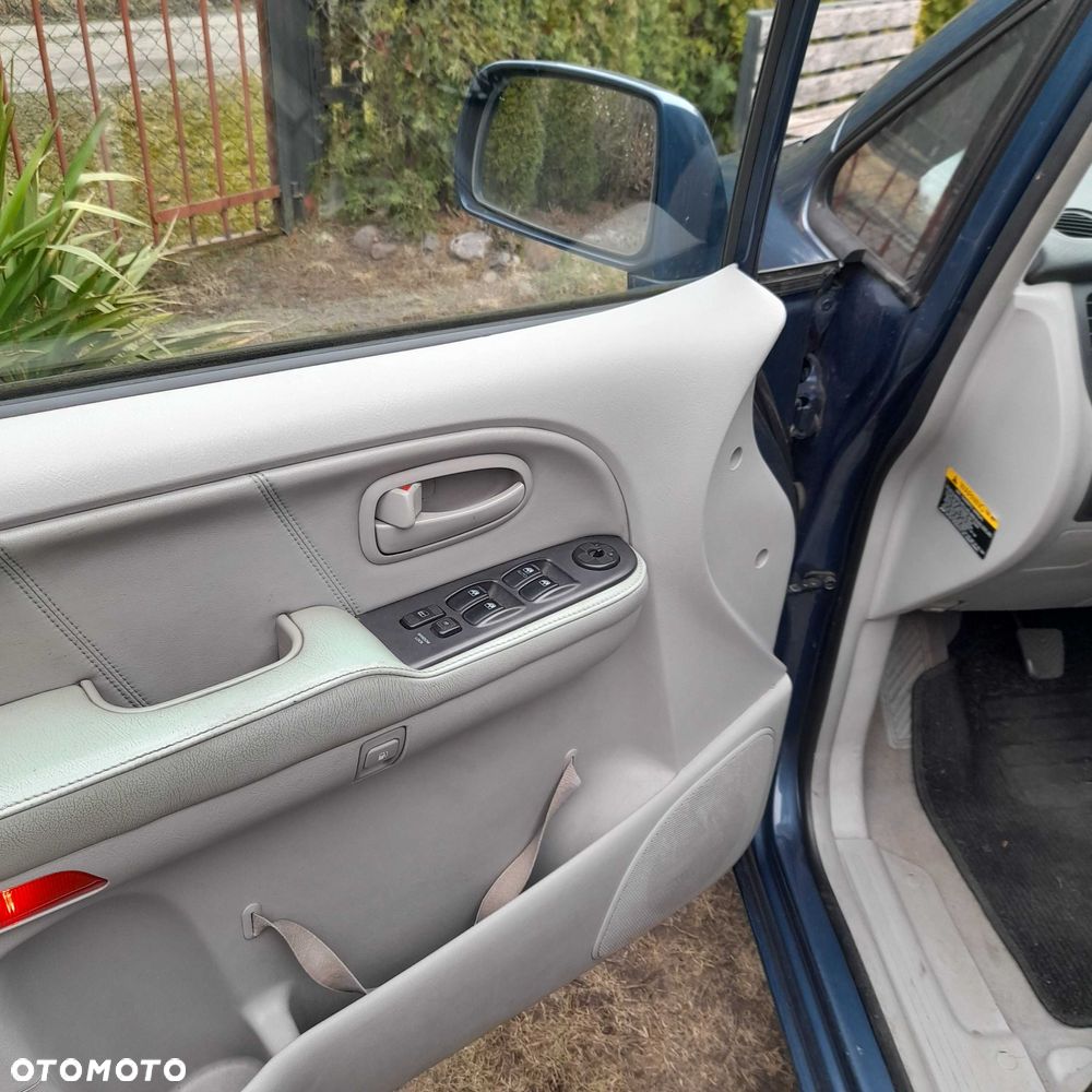 Hyundai Trajet - 4
