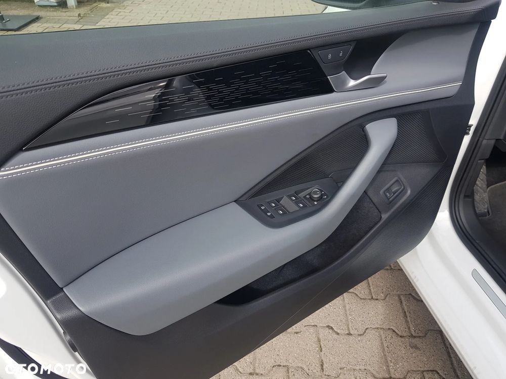 Volkswagen Passat - 11