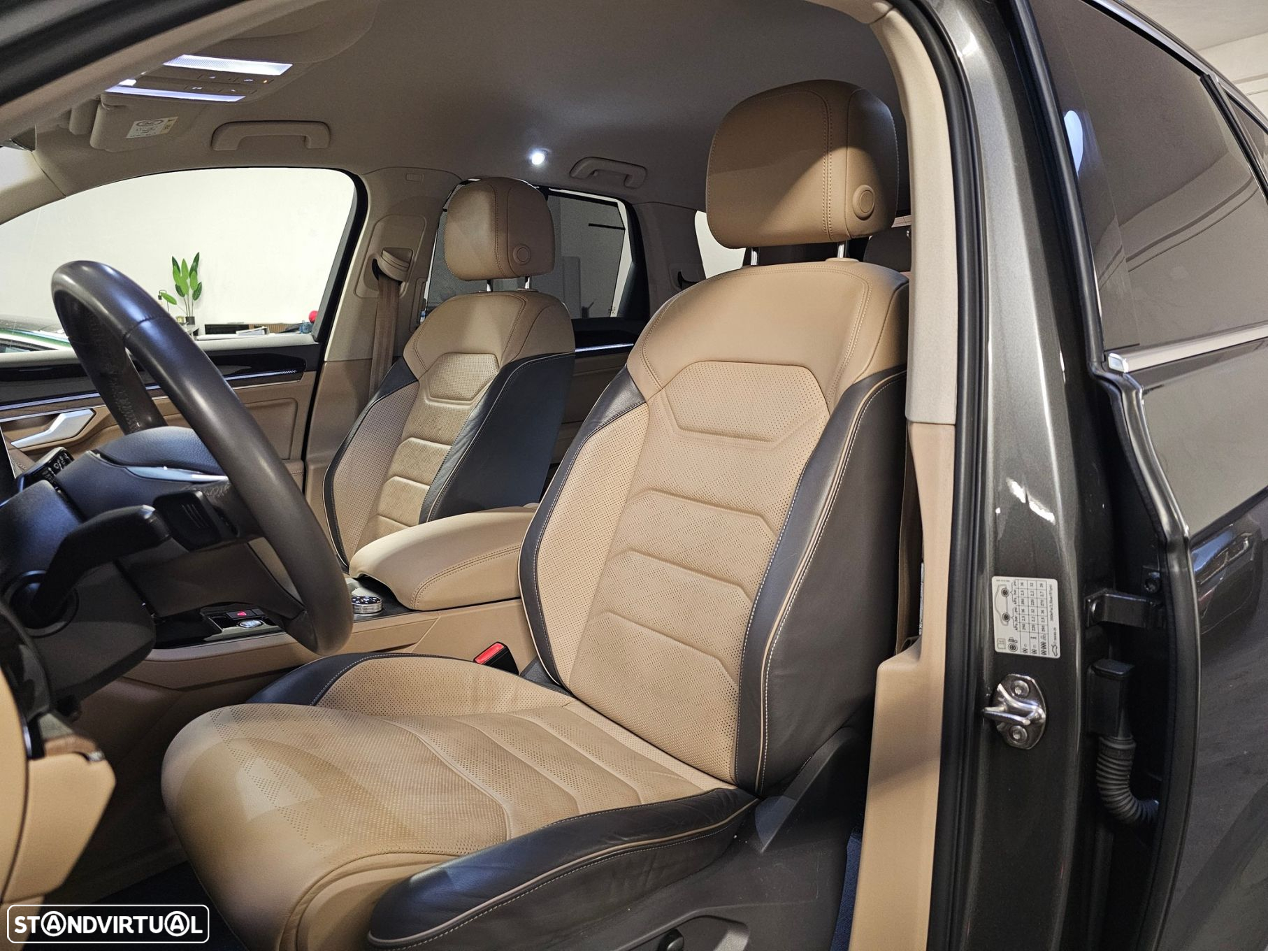 VW Touareg 3.0 TDI V6 Elegance Plus - 21