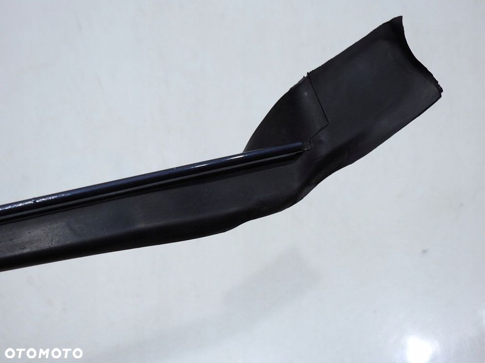 LISTWA SZYBY CZOŁOWEJ LEWA Z168 OPEL VECTRA C LIFT - 6