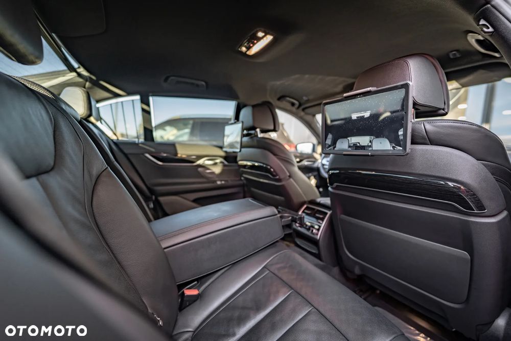 BMW Seria 7 740d xDrive sport - 31