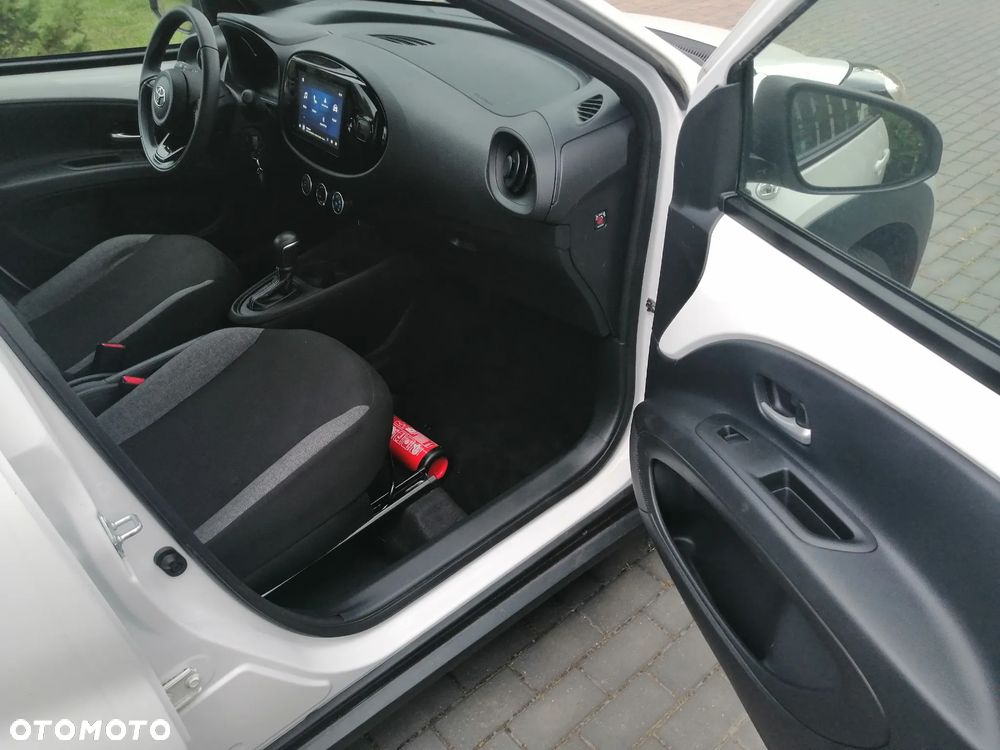 Toyota Aygo x.shift x-play connect - 18