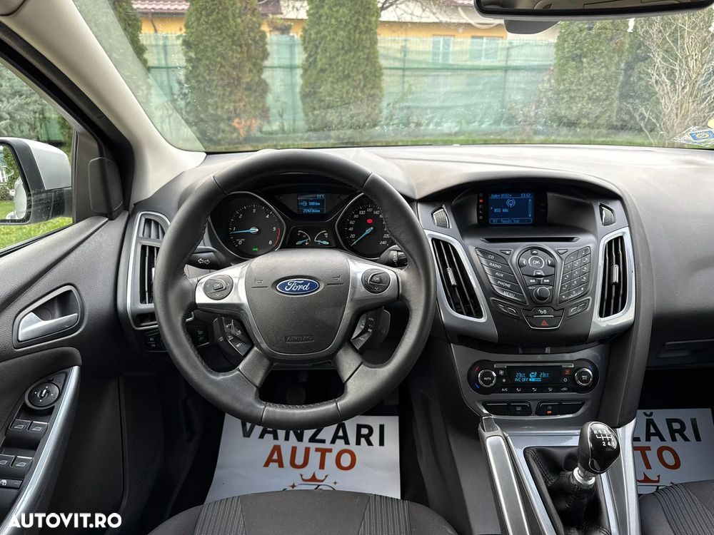 Ford Focus 1.6 TDCi DPF Start-Stopp-System Titanium - 11