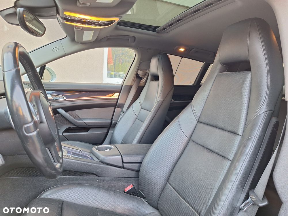 Porsche Panamera 4S - 6