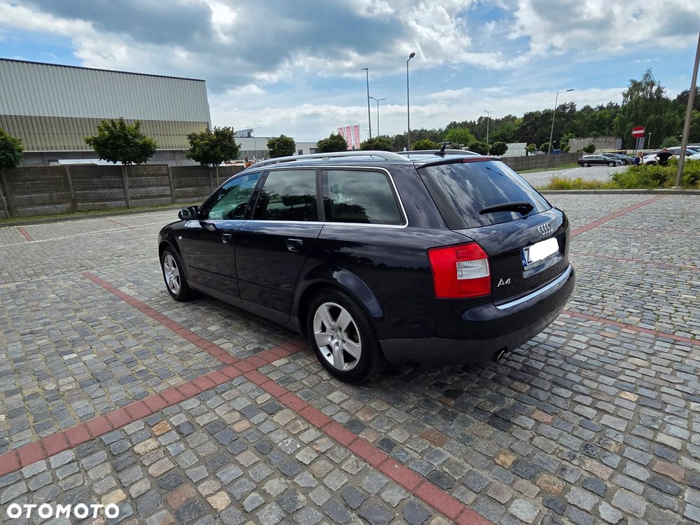 Audi A4 Avant - 11