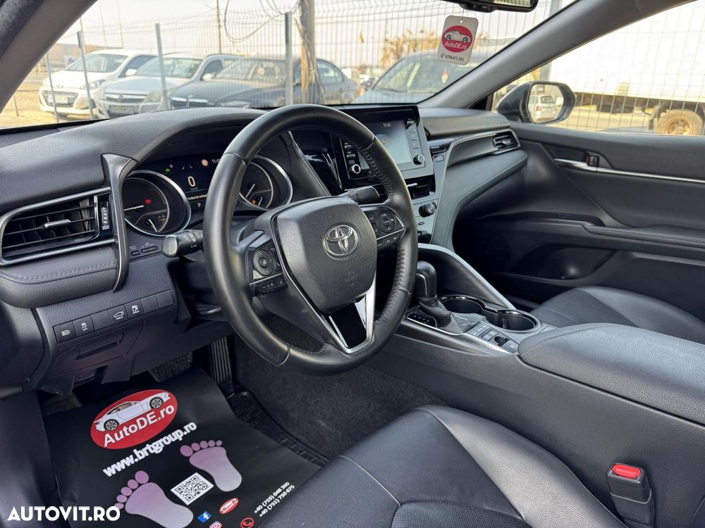 Toyota Camry - 5