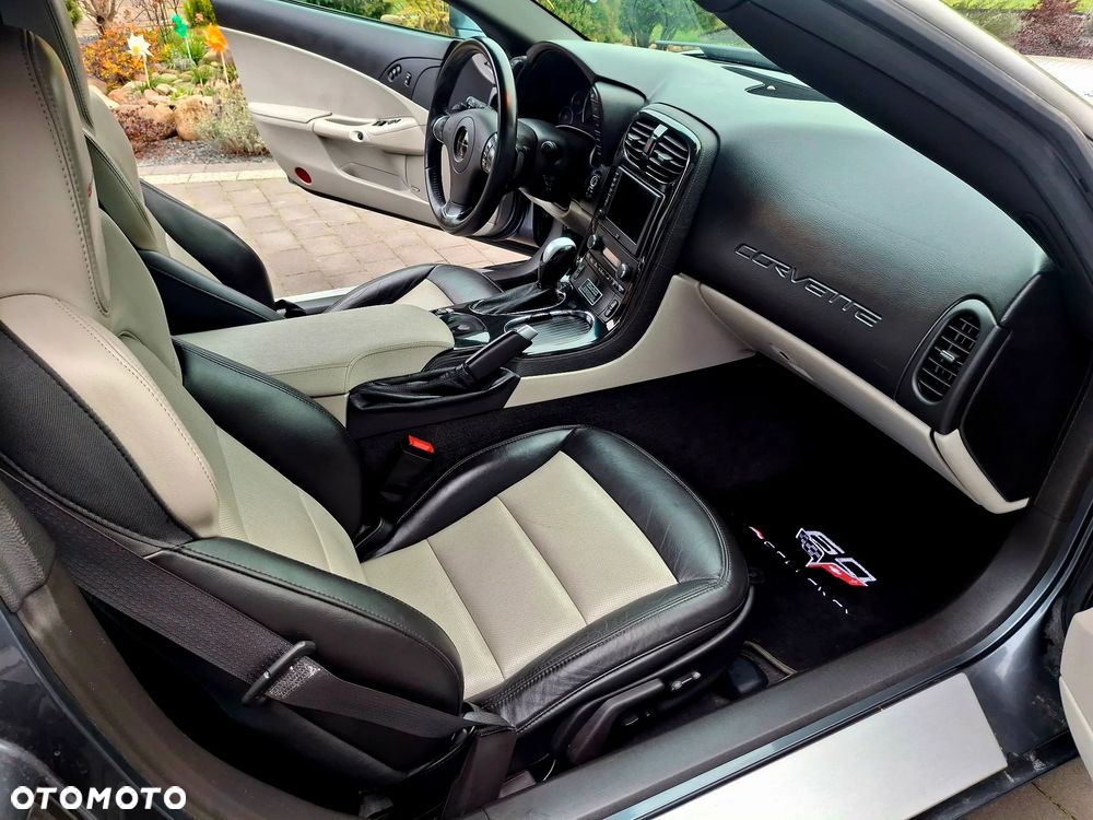 Chevrolet Corvette - 15