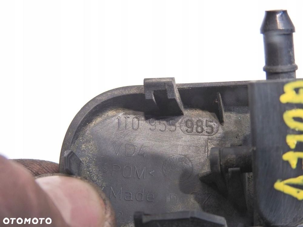 DYSZA SPRYSKIWACZA MASKI VW GOLF V 1T0955985 - 6