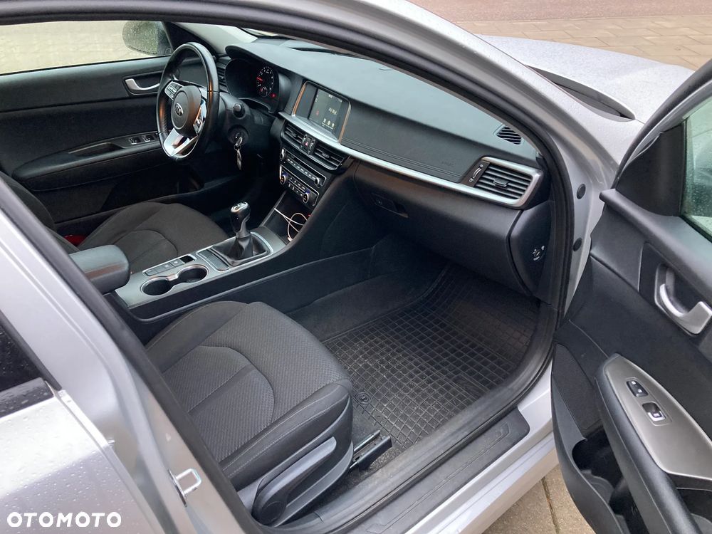 Kia Optima 2.0 M - 14