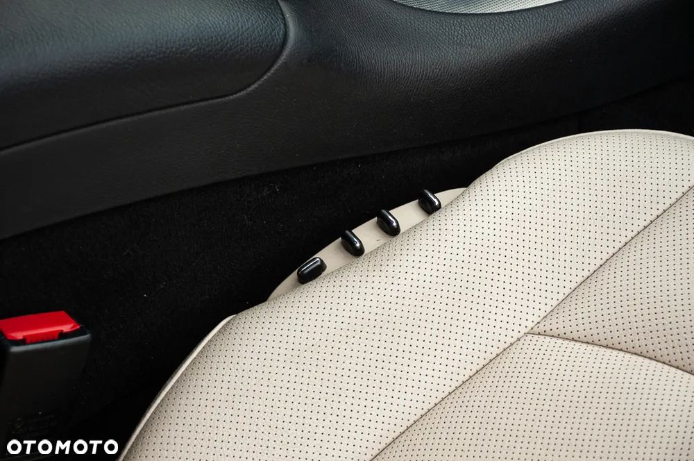 Mercedes-Benz CLK Coupe 350 7G-TRONIC Avantgarde - 28