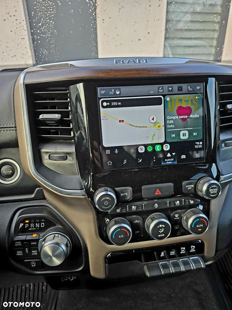 RAM 1500 Crew Cab Laramie - 9