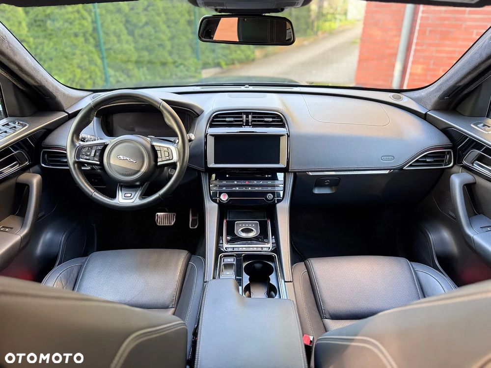 Jaguar F-Pace 30d AWD R-Sport - 15