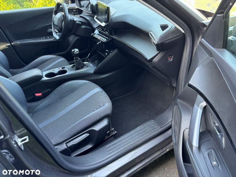 Peugeot 2008 1.2 PureTech Allure S&S - 17