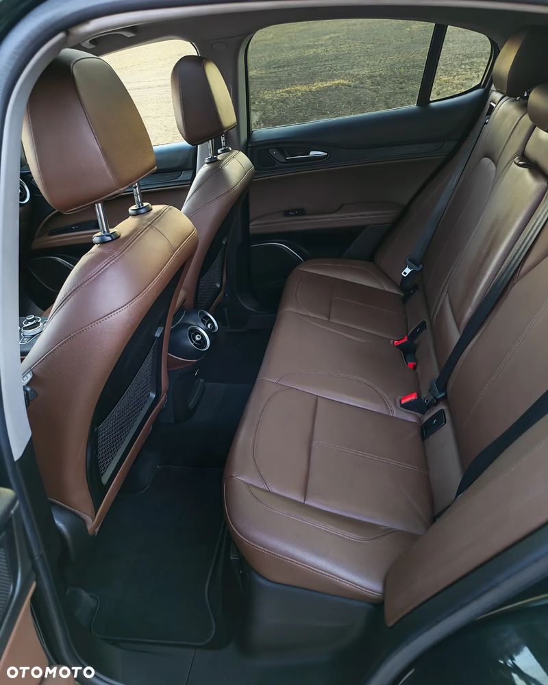 Alfa Romeo Stelvio - 36