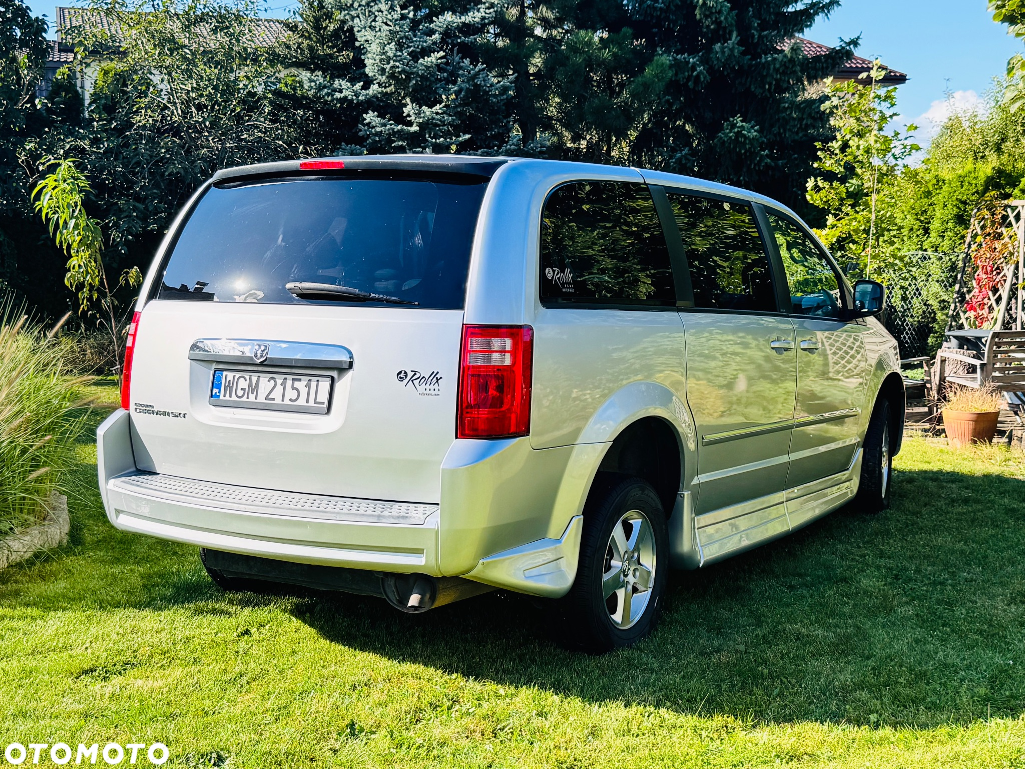 Dodge Caravan - 8