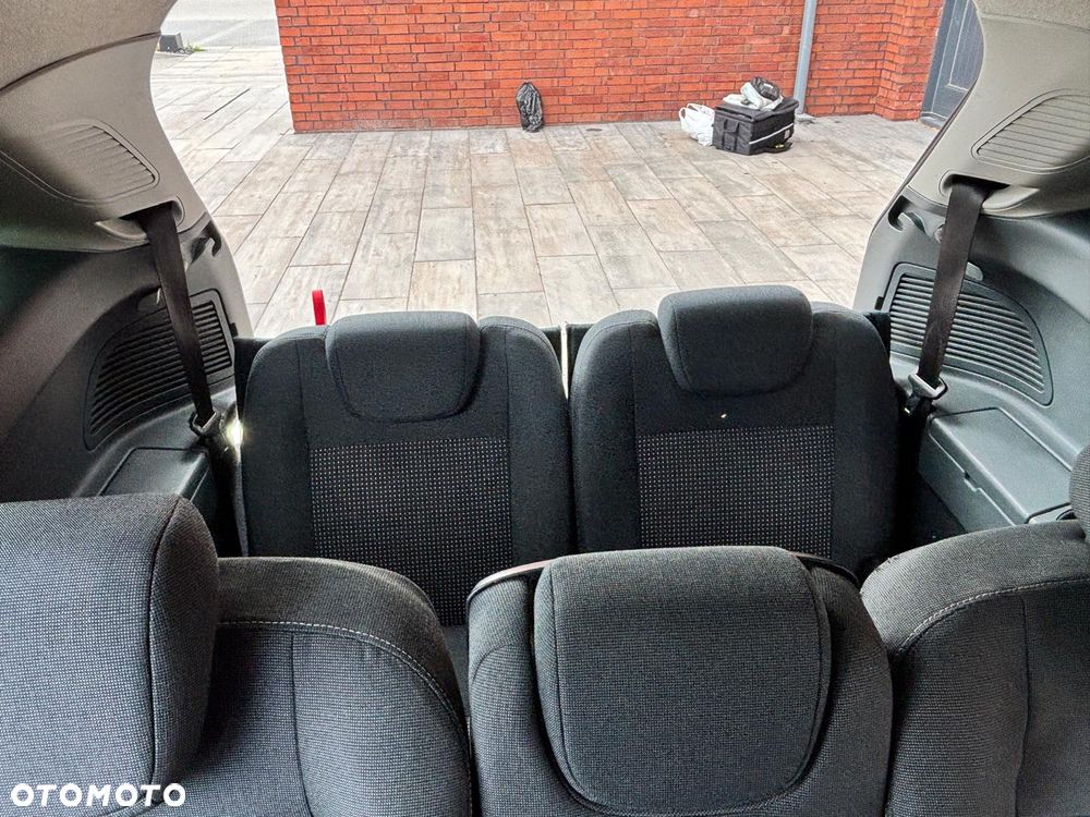Ford Grand C-MAX - 23