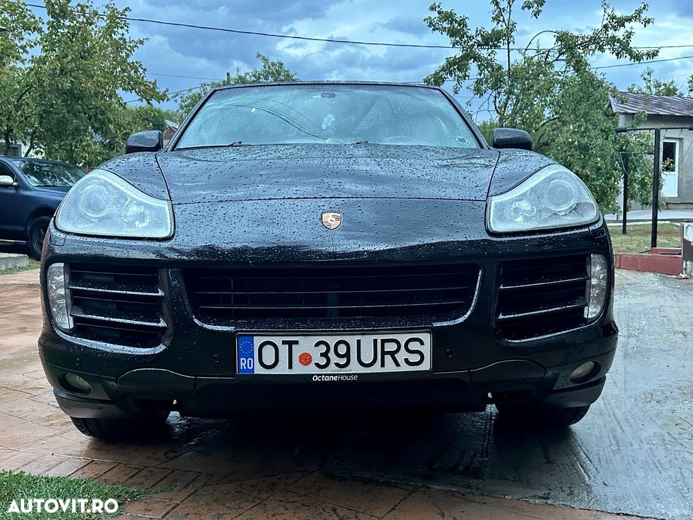 Porsche Cayenne - 1