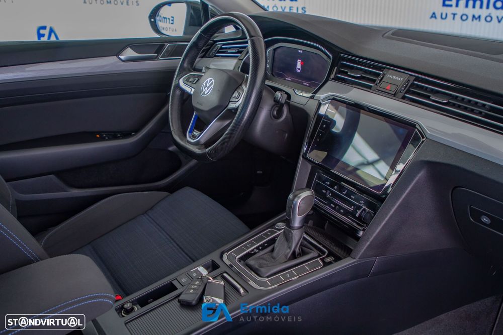 VW Passat Variant - 53