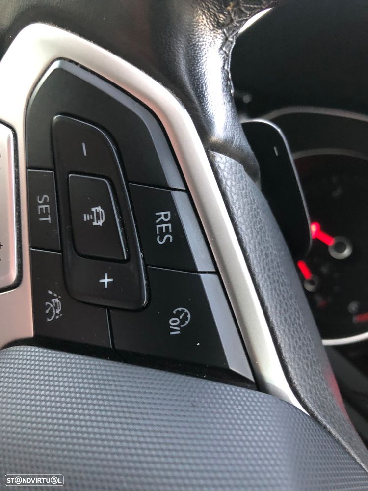 VW Passat Variant 2.0 TDi Business DSG - 40