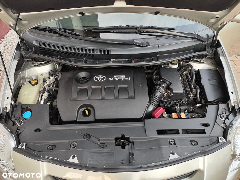 Toyota Auris 1.6 VVT-i Team - 24