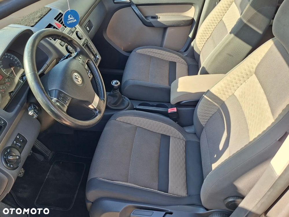 Volkswagen Touran 1.9 TDI DPF Blue Motion Conceptline - 23